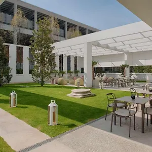 Nh Collection Life Hotel